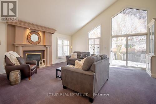 Great family with fireplace - 720 Lake Street, St. Catharines (Lakeshore), ON - Indoor Photo Showing Living Room With Fireplace