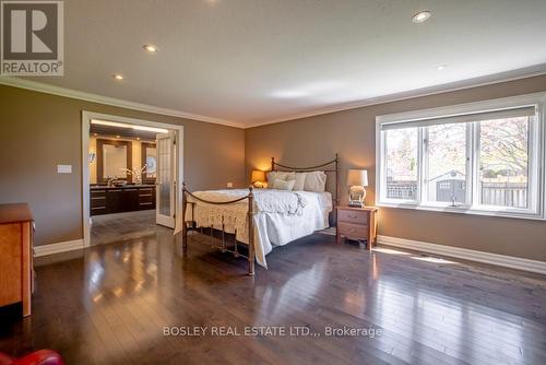 Master bed w walk-in closet and 4-piece ensuite - 720 Lake Street, St. Catharines (Lakeshore), ON - Indoor Photo Showing Bedroom