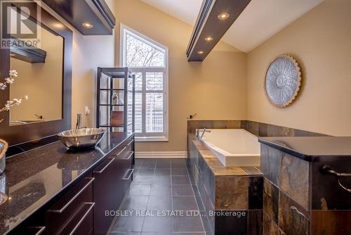 720 Lake Street, St. Catharines (Lakeshore), ON - Indoor Photo Showing Bathroom