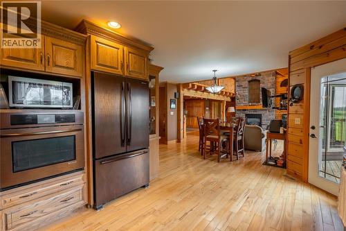 2507 Bickford Line, St Clair, ON - Indoor Photo Showing Kitchen
