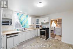 Bright & Cheerful Kitchen - 