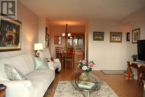 702 - 308 Second Street E, Cornwall, ON - Indoor Photo Showing Living Room
