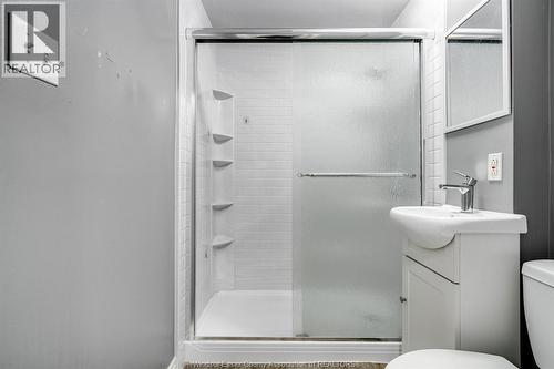 3759 Whitney, Windsor, ON - Indoor Photo Showing Bathroom