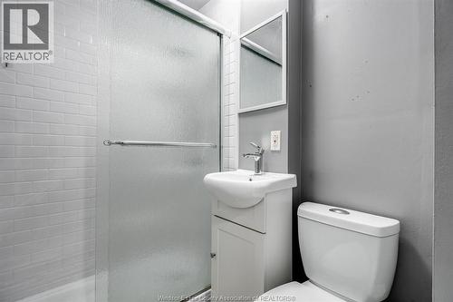 3759 Whitney, Windsor, ON - Indoor Photo Showing Bathroom