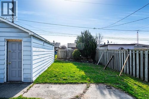 3759 Whitney, Windsor, ON - Outdoor