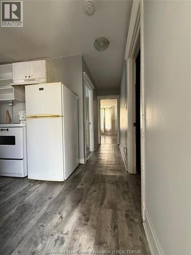 669 Marentette Unit# Upper, Windsor, ON - Indoor Photo Showing Kitchen