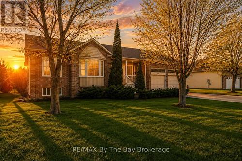 10 LAMONT CREEK DRIVE  Wasaga Beach, ON L9Z 1J8