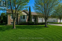 10 LAMONT CREEK DRIVE Wasaga Beach, ON L9Z 1J8
