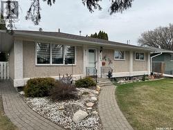 2504 Tomlinson CRESCENT  Saskatoon, SK S7L 3N2