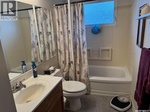 2504 Tomlinson Crescent, Saskatoon, SK - Indoor Photo Showing Bathroom