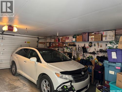2504 Tomlinson Crescent, Saskatoon, SK - Indoor Photo Showing Garage