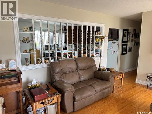 2504 Tomlinson Crescent, Saskatoon, SK - Indoor Photo Showing Living Room