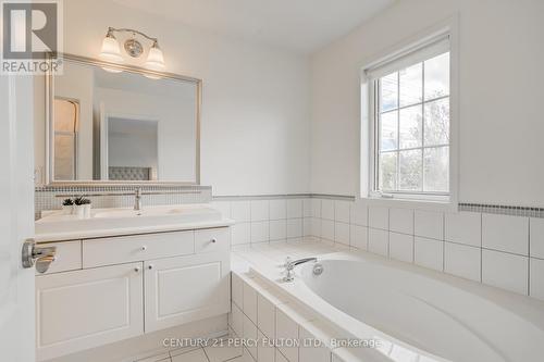 5988 Long Valley Road, Mississauga, ON - Indoor Photo Showing Bathroom