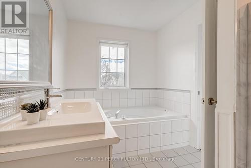 5988 Long Valley Road, Mississauga, ON - Indoor Photo Showing Bathroom