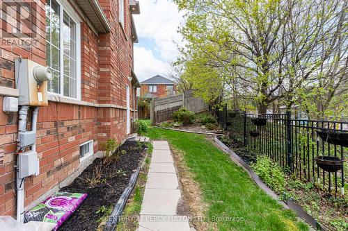 5988 Long Valley Road, Mississauga, ON - Outdoor