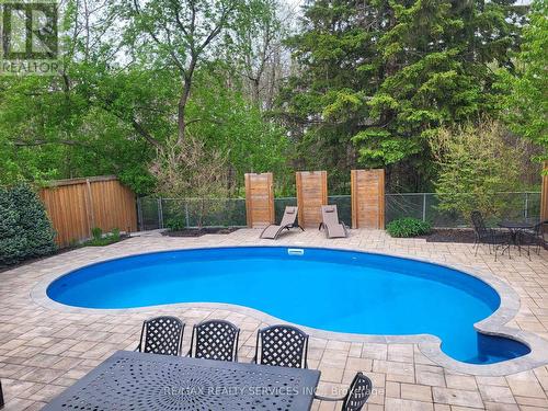 28 CHICKADEE CRESCENT  Brampton, ON L6Z 3L2