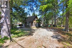 6 CHURCHILL Drive  Paris, ON N3L 1J1