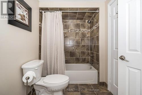 View 2 - 525 Sundown Crescent, Pickering, ON - Indoor Photo Showing Bathroom