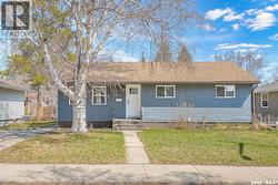 1917 Cairns AVENUE  Saskatoon, SK S7J 1T3
