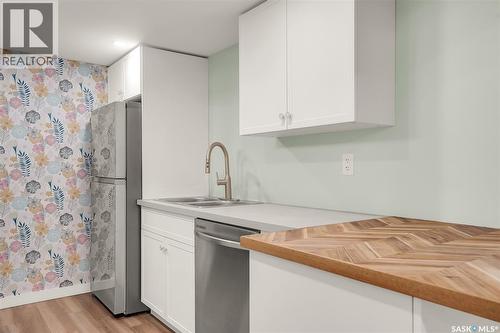 1917 Cairns Avenue, Saskatoon, SK - Indoor Photo Showing Kitchen With Double Sink