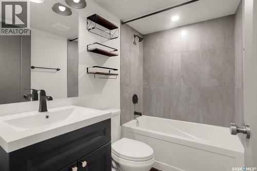 1917 Cairns Avenue, Saskatoon, SK - Indoor Photo Showing Bathroom
