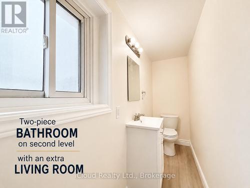 405 Upper Wentworth Street, Hamilton, ON - Indoor Photo Showing Bathroom