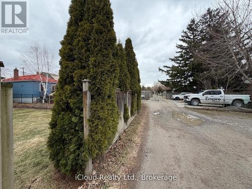 405 Upper Wentworth Street, Hamilton, ON - Outdoor