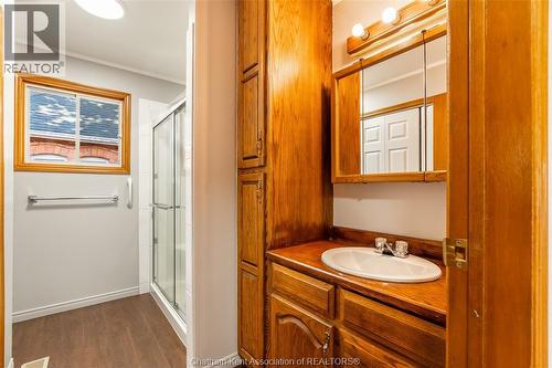12 Lansdowne Avenue, Chatham, ON - Indoor Photo Showing Bathroom