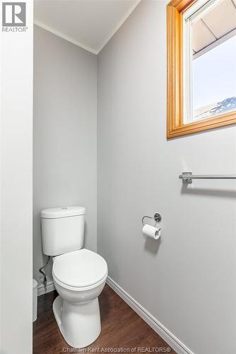 12 Lansdowne Avenue, Chatham, ON - Indoor Photo Showing Bathroom
