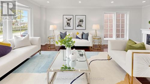 6 Majestic Drive, Markham, ON - Indoor Photo Showing Living Room