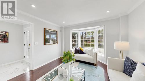 6 Majestic Drive, Markham, ON - Indoor Photo Showing Living Room
