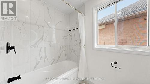 6 Majestic Drive, Markham, ON - Indoor Photo Showing Bathroom