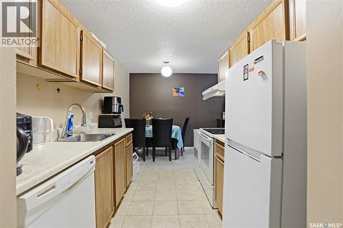 214A 4040 8Th Street E, Saskatoon, SK - Indoor Photo Showing Kitchen