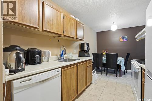 214A 4040 8Th Street E, Saskatoon, SK - Indoor Photo Showing Kitchen