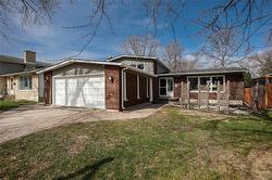209 Athlone DR  Winnipeg, MB R3J 3L6