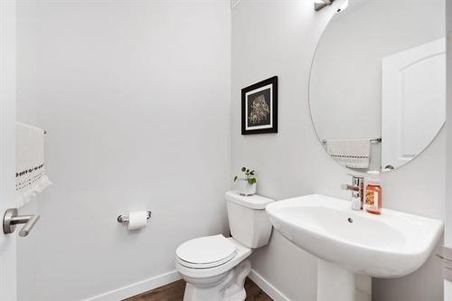 8 Elm Dr, West St Paul, MB 