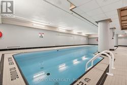 Enjoy a splash in the pool - 