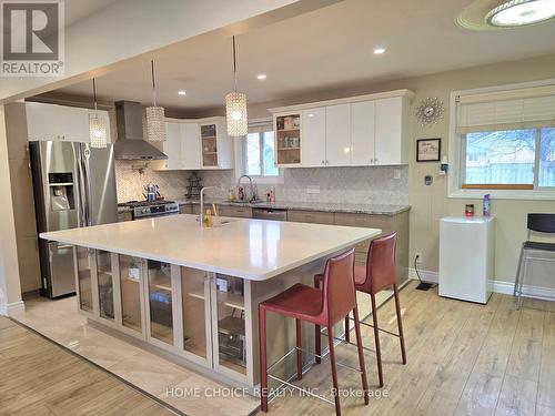 130 Champlain Crescent, Kitchener, ON - Indoor Photo Showing Kitchen