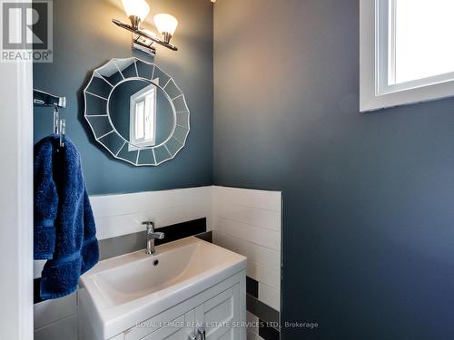 27 Bremen Lane, Mississauga, ON - Indoor Photo Showing Bathroom