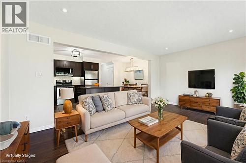 506 Beaumont Crescent, Kitchener, ON - Indoor Photo Showing Living Room