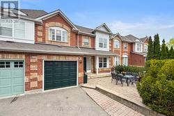3 - 199 HILLCREST AVENUE  Mississauga, ON L5B 4L5