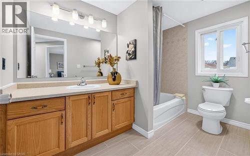 30 Bridlewreath Street, Kitchener, ON - Indoor Photo Showing Bathroom
