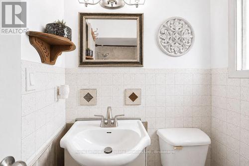 334 Tragina Avenue N, Hamilton (Homeside), ON - Indoor Photo Showing Bathroom