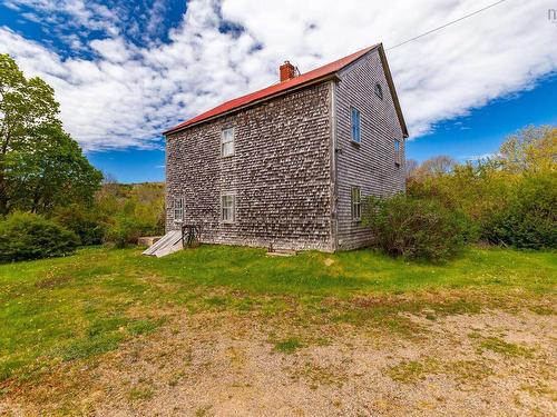 9427 Highway 8, Lequille, NS 