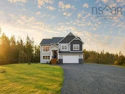 70 Twinflower Lane Middle Sackville, NS B0N 1Z0