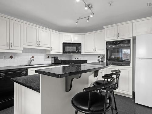407 2 Lake Drive, Bedford, NS 