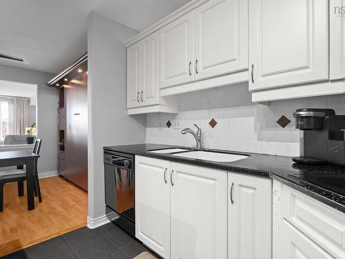 407 2 Lake Drive, Bedford, NS 