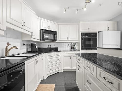 407 2 Lake Drive, Bedford, NS 