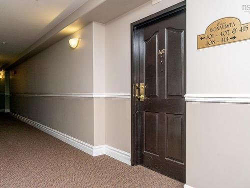 407 2 Lake Drive, Bedford, NS 