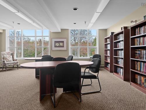 407 2 Lake Drive, Bedford, NS 